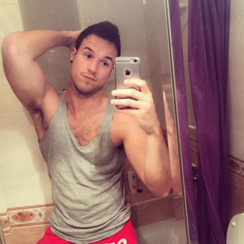 malefeed: chomin86: Al agua 🐥 [x] #chomin86 