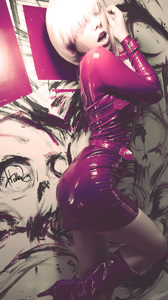   PigeonFoo shot and edited by Hollow2.5Latex dress from LatexCatfish.com  