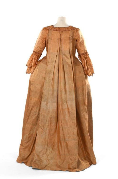 Robe à la française ca. 1775-85From Enchères Sadde via Interencheres