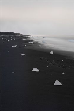 vjeranski:  Jeff Hildebrand black sand beachwashed ashore