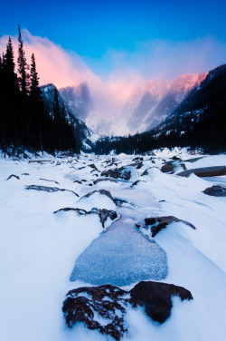 drxgonfly:  Mist Above the Peaks (by Joseph Roybal Photography) 