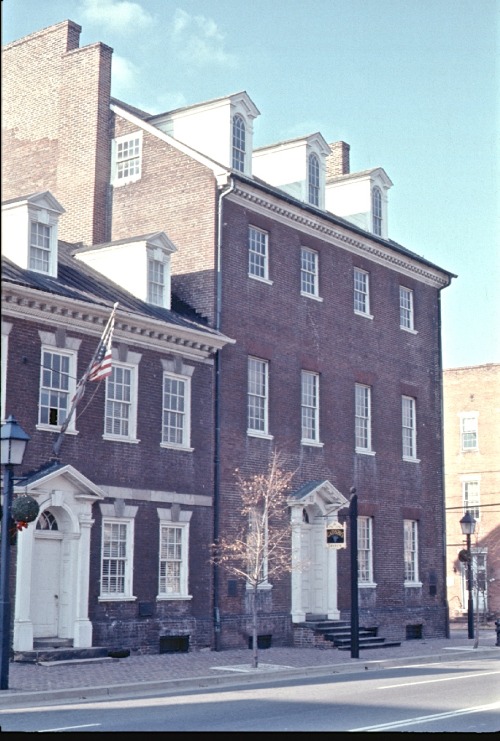 Gadsby&rsquo;s Tavern, Old Town, Alexandria, ole Virginny, 1972.While the photo is more than 40 year
