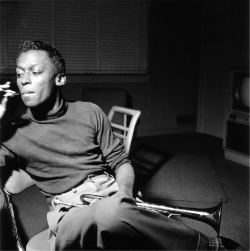 midcenturymodernfreak:  1954 Miles Davis