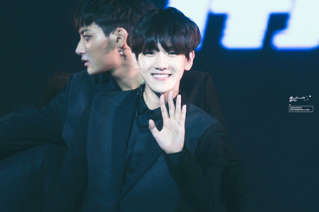 fybaekhyun:  140817 Samsung GALAXY Music Festival in Nanjing Day 1 © sentimental