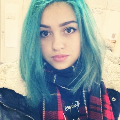 turquoise hair