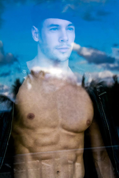 hotyummydudes:  Anton Antipov 
