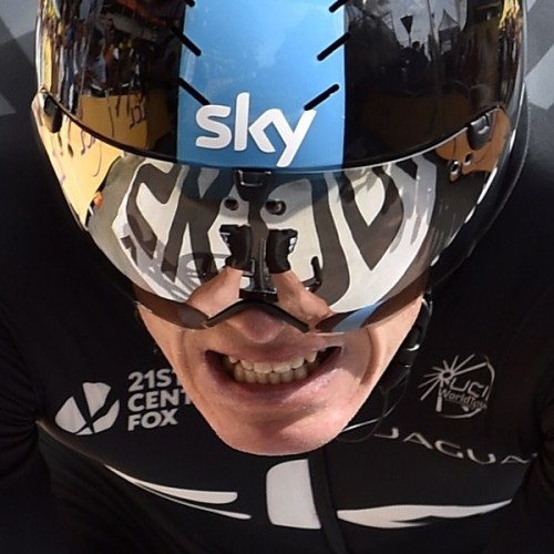 pedalitout: Now that’s determination! #VaVaFroome #AllezTeamSky #TDF2015 #GrandDepart #TDFutrecht Cr