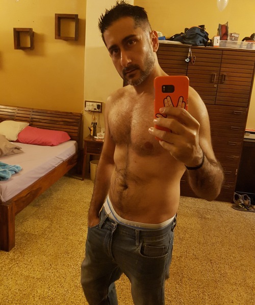 undieguyblog:  Be sexy. Don’t lead people on. Be honest. Love. Talk and don’t chat.