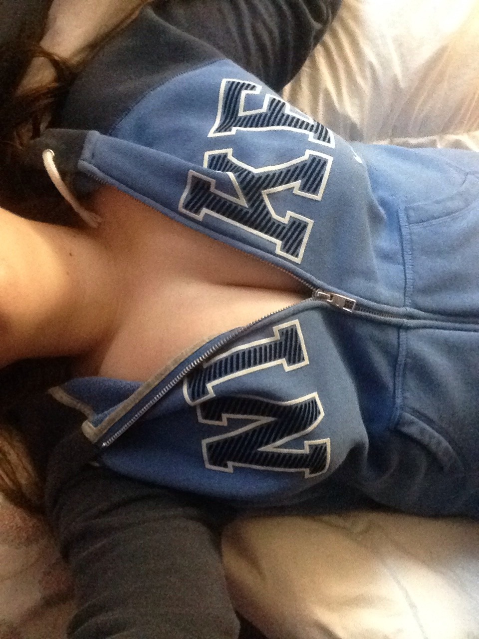 hornybrenna:  Most comfortable hoodie 💦