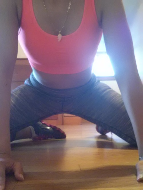ynglatinmilf:  Gettin it in before getting ready for work!!Please follow and reblogYnglatinmilf.Tumblr.com