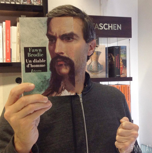 kafkasapartment:Book Covers Matched with Customer’s Faces by Librairie Mollat.