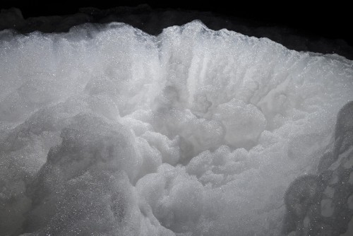 myampgoesto11:Kohei Nawa: Foam, 2013Small bubbles (cells) continue to form on the surface of a gentl