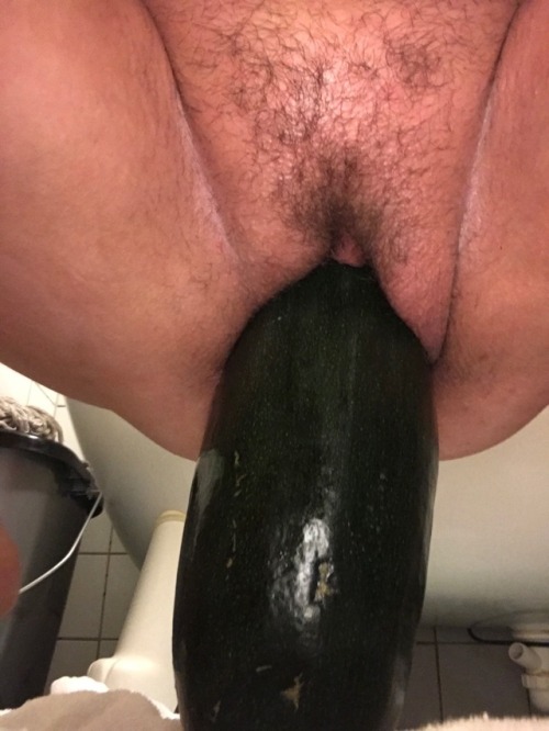 squirtingwife:  Taking a big zucchini in porn pictures