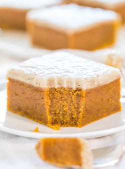 confectionerybliss:  Fudgy Pumpkin Bars with Vanilla Bean Browned Butter Glaze | Averie Cooks