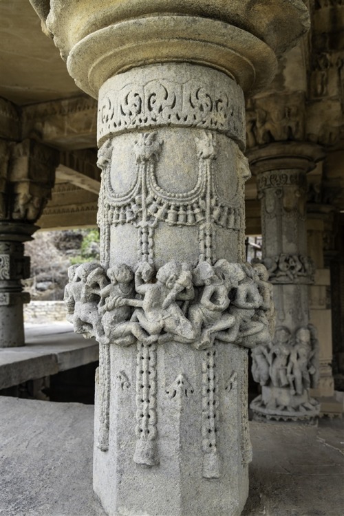 Bateshwar – Vishnu Temple column, Madhya Pradesh, photos by Kevin Standage 