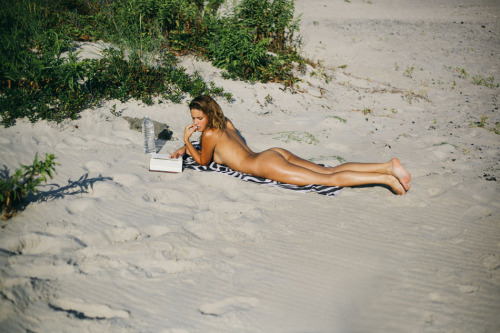 c-headsmag:  Cecilia wearing Lezard Swim by Cameron Davis for C-Heads