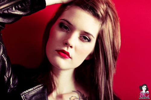 levee-suicide:  [SG] Levee - Sullen Girl 