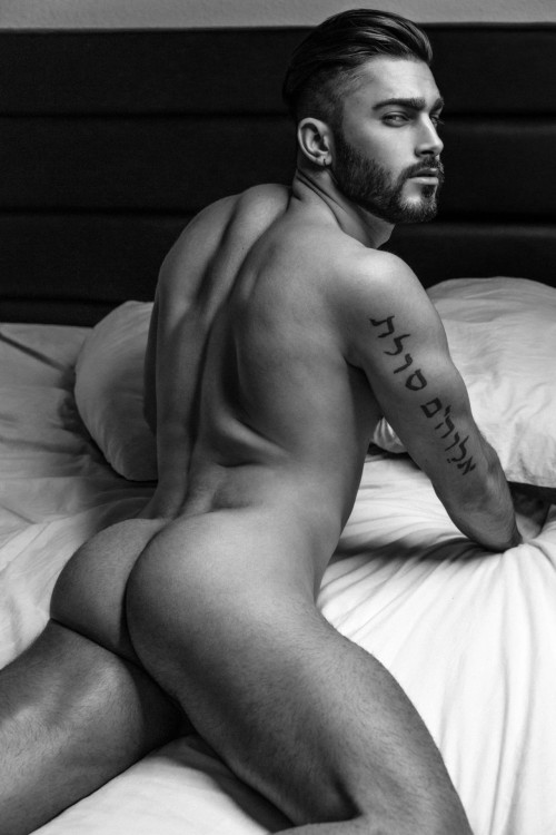 maybeinabluemoon: jazzbythelake: http://jazzbythelake.tumblr.com/   quizás, quizás, quizás   