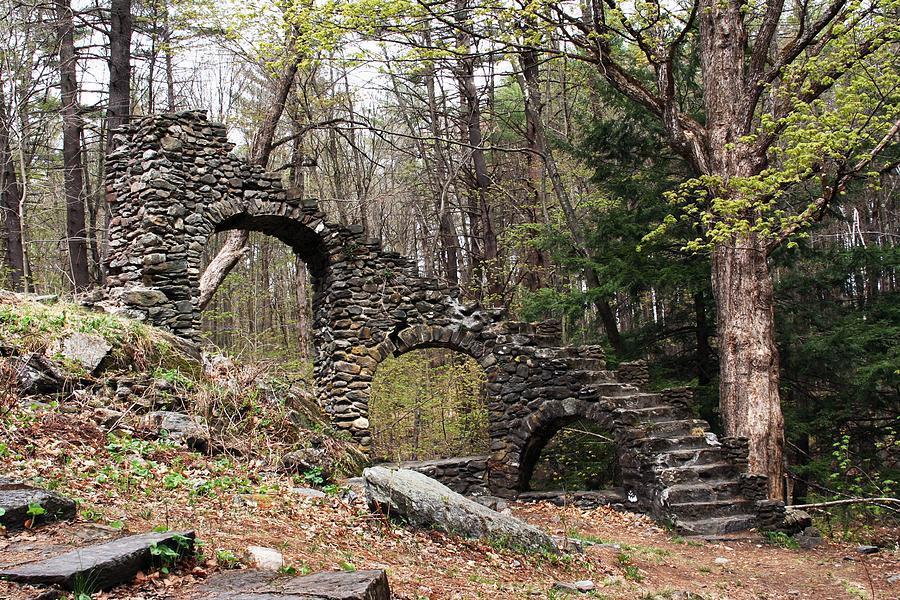 angelwormwood:  dongcroncher:  angelwormwood:   angelwormwood: obsessed with those stone stairs and archways in the middle of the woods that remain standing after the rest of the building has fallen to ruin       portals   Don’t walk up the stairs 