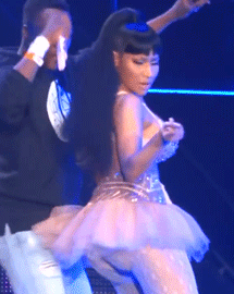 y0rkieee:  livefromthetunnel:  Nicki Minaj dances with a fan SALUTE THIS MAN NOT