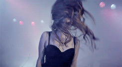 folklorebytaylorswift: “Have confidence in who you are and don’t be afraid to