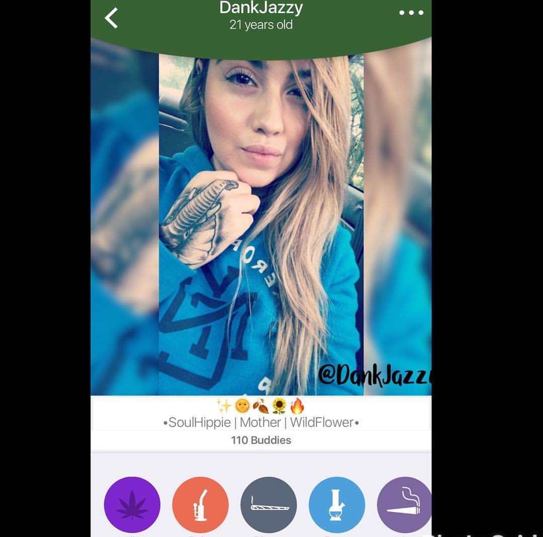 Who wouldn&rsquo;t want to smoke with her?? Join the app of Apple IOS Android