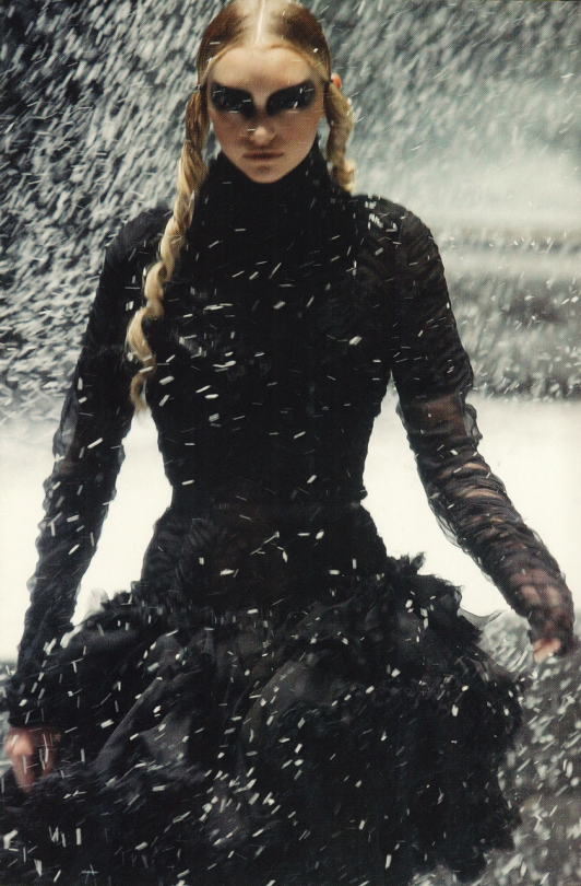 XXX zegalba:Gemma Ward at Alexander McQueen F/W photo