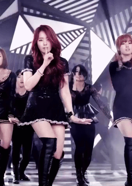Jieun legs and thighs appreciation.
