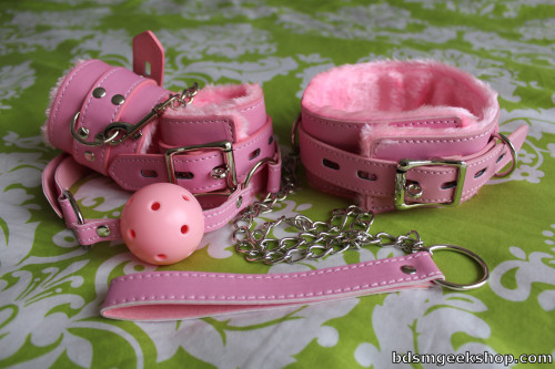 bdsmgeekshop:Beginners bondage set now back in stock in both pink and black!!! We’ve upgraded to a higher quality version, now with sturdy lockable latches and nice quality leather and a chain leash!