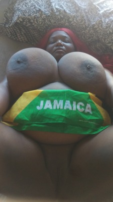 thequeenbitchmnm:  Feeling like reppin Jamaica