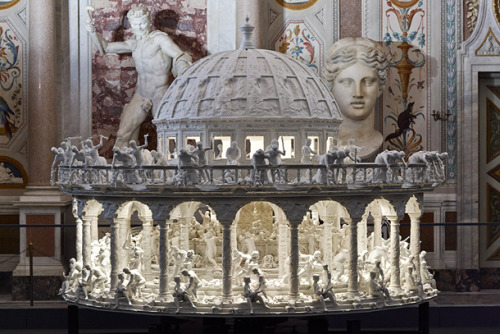 allthesmallthingsminiatures:littlelimpstiff14u2:All Things Fall - 3D printed zoetrope by Mat Collish