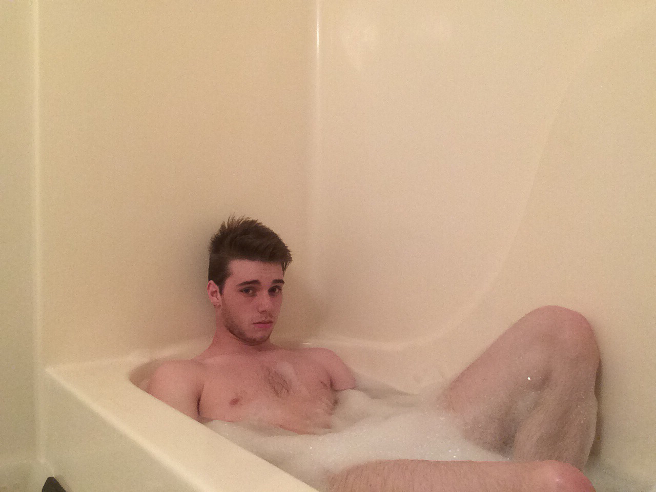 smirkingfaceemoji:  haveitjoeway:  Breaking news: 20 year old man still takes bubble