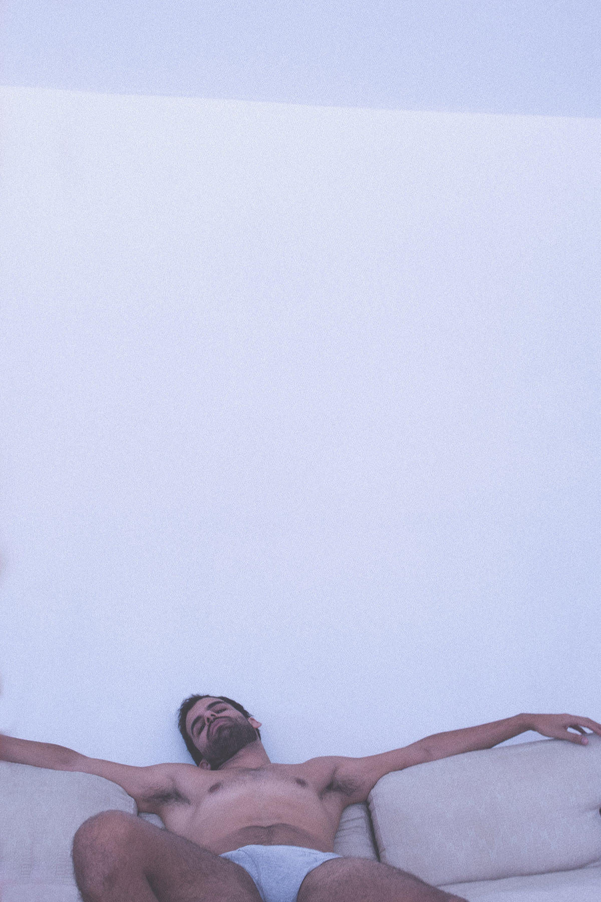 summerdiaryproject:    EXCLUSIVE     DIEGO EN CASA    DIEGO PHOTOGRAPHED AT HOME
