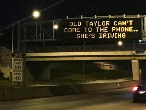 feelingfinallyclean: An anti text and drive sign on interstates across Iowa.