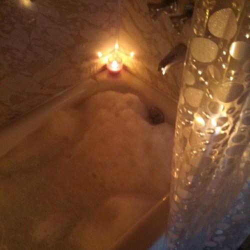 1americanaexotica1: Ahh. A #bubblebath #nightvale #and some #neurosleep to help me #unwind so #perf