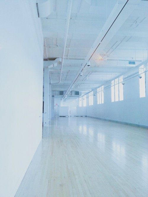 xiaoluu: Empty exhibition hall.