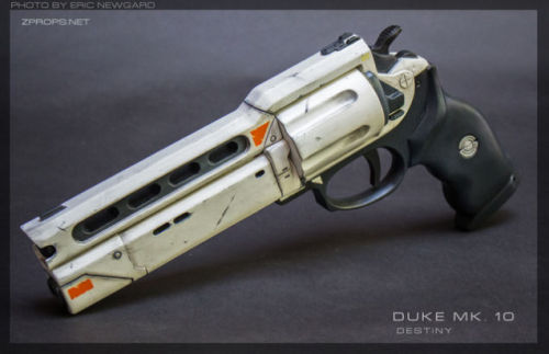 theomeganerd:  Destiny Weapon Props by Zander Brandt
