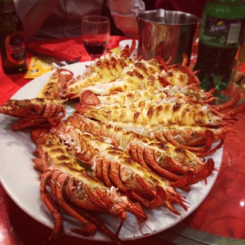 amyblogschow:  Celebrating baby Juliana at her Red Egg Ceremony with broiled mayo lobster (and seven other courses). (at Asian Jewels Seafood Restaurant 敦城海鲜酒家)