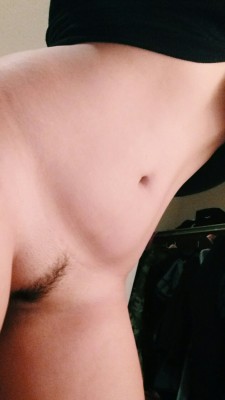 highnympho:  Love my cute little landing strip 😇  Id love to land on that