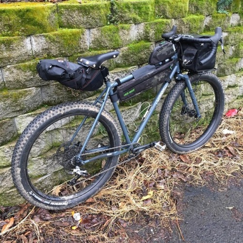 rawlandcycles:Leather’d up! #Ulv #randobeast #dirtrando #650Beast #billygoatcontraption #fatrando #m