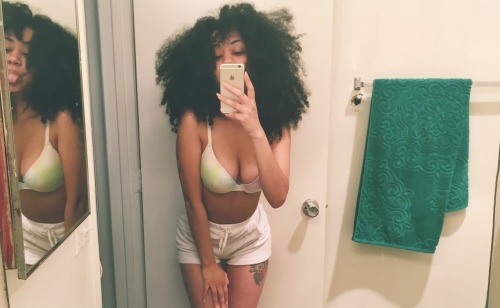 nzurianne:Are mirror selfies okay for Black porn pictures