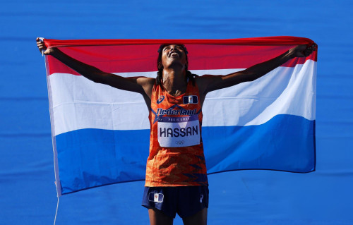 Sifan Hassan Of The Netherlands Celebrates Winning The Women's Marathon.Sifan Creates History In Paris