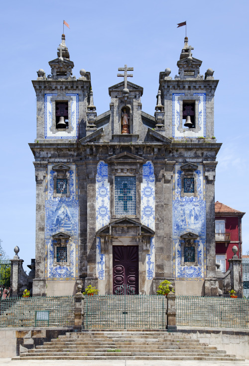Igreja de San Ildefonso, Porto, azulejo tiles by Jorge Colaço.