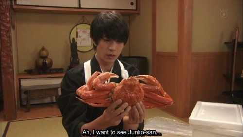 inouemasahiro: Ehhhhhh…. He is going to kiss that crab.- from episode 7 of 5-ji Kara 9-ji Mad