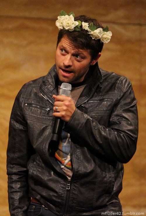 mfluder42: Misha Collins during his Q&amp;A session at the All Hell Breaks Loose (AHBL) V conven