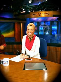 herculeanluxe: princepuma:  stunningpicture:  The first hijab wearing news anchor on American television.  her name is Noor Tagouri  !!! 