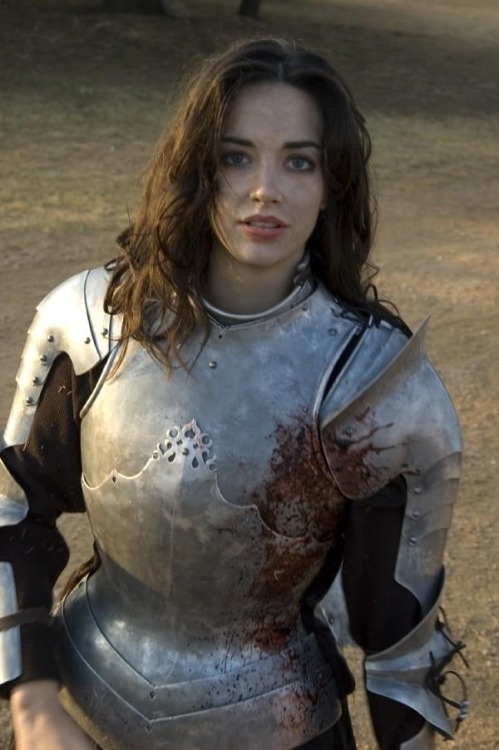 thescienceofjohnlock:  kryptaria:  prettyarbitrary:  deepredroom:  A reminder that “male” armour usually works just as well with female bodies. If you’re trying to design something practical, useful and historical looking (or even just something