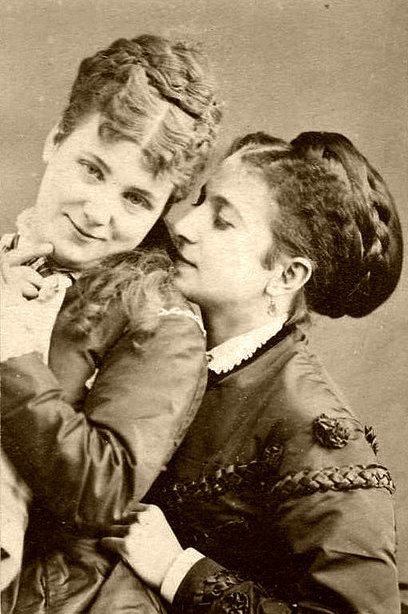 queermindsfuckalike:  secretlesbians:  19th Century Queer Couples 1. 1891 – Photo