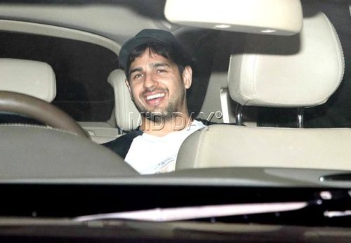 Sidharth Malhotra visit little Roohi and Yash Johar