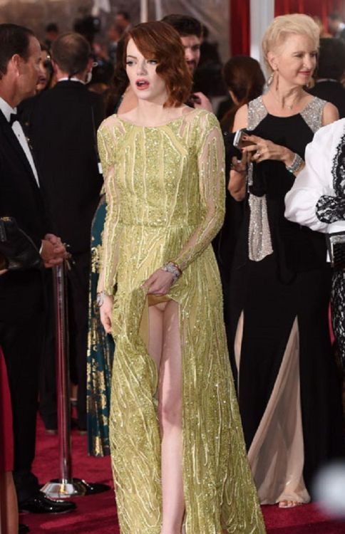 wardrobemalfunction:  Emma Stone - Upskirt